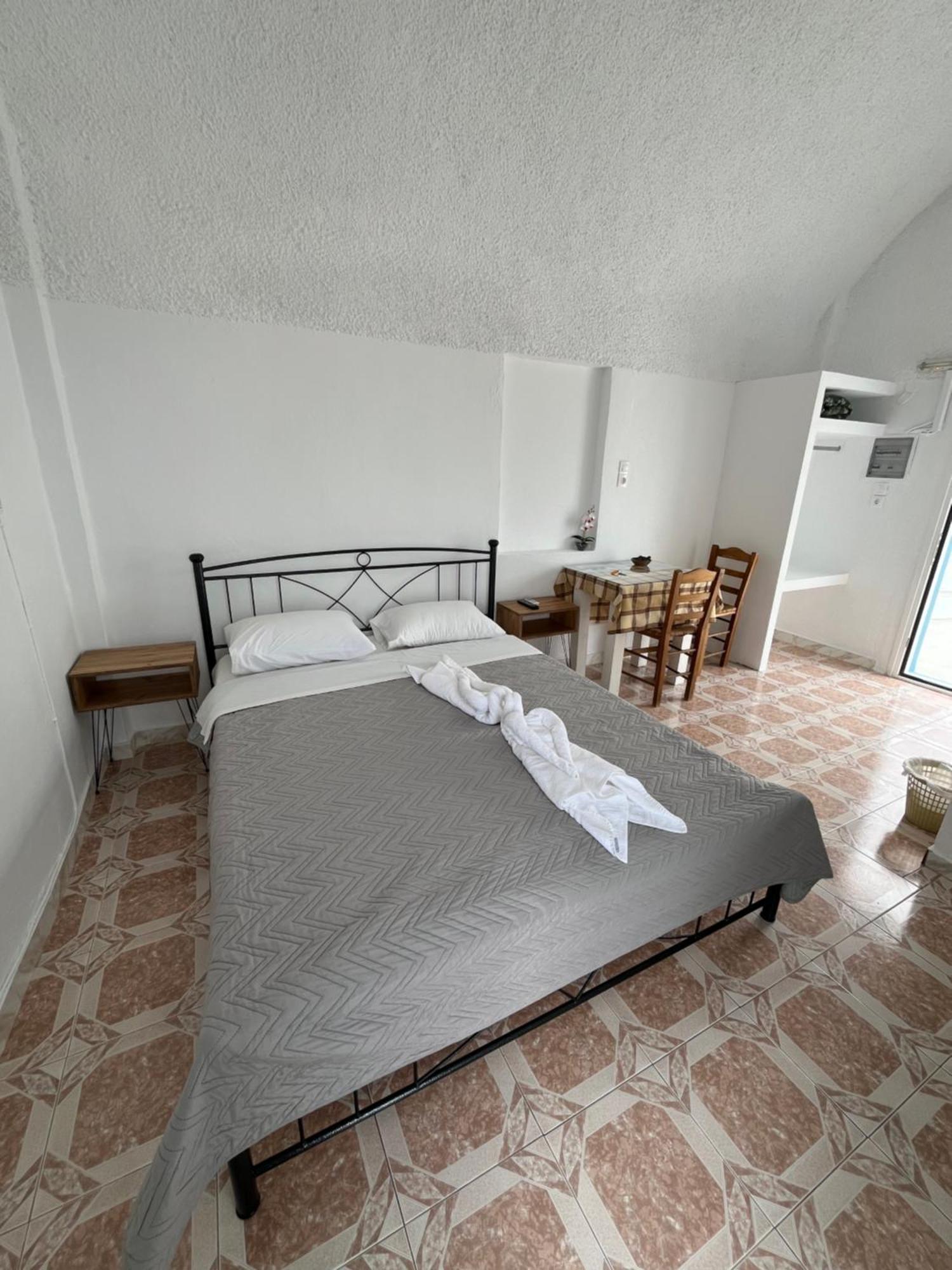 Stella Nomikou Apartments Firostefani Buitenkant foto